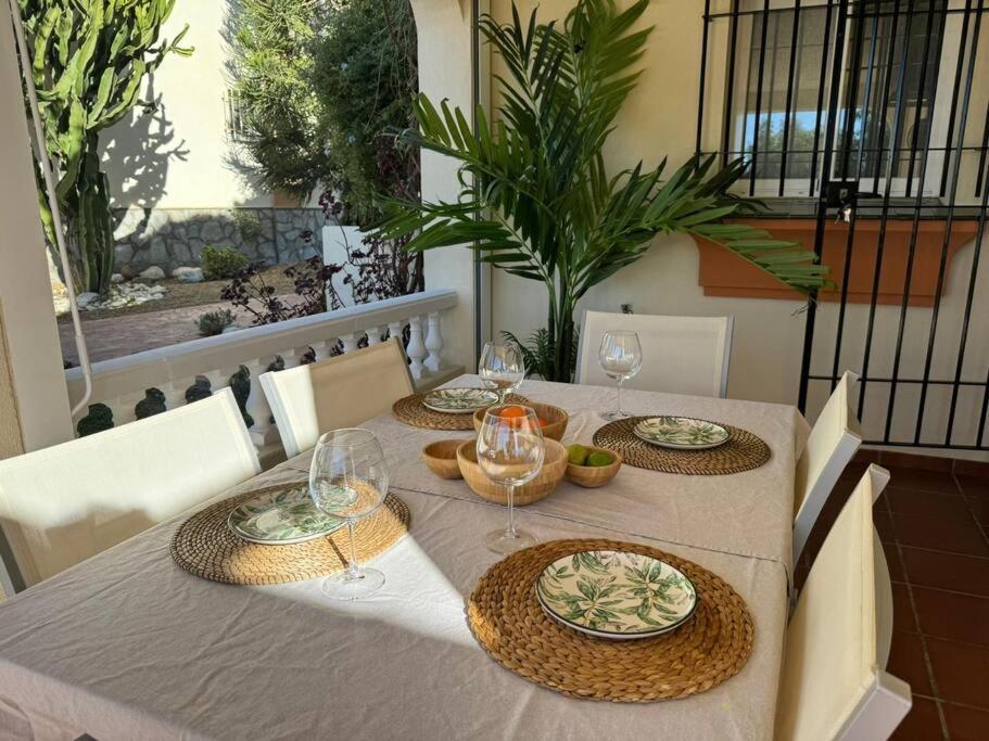 Nuevo Torrox Deluxe Beach & Piscina المظهر الخارجي الصورة