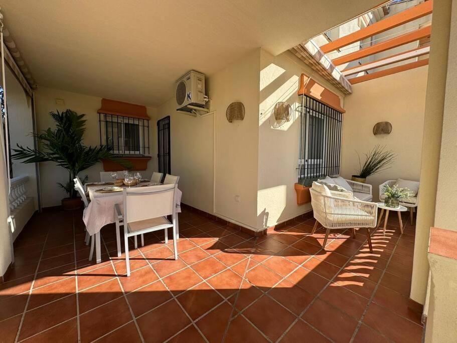Nuevo Torrox Deluxe Beach & Piscina المظهر الخارجي الصورة